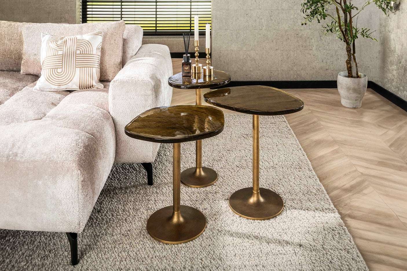 1fc2726f-f3e8-49ac-a353-d242ac5328eb