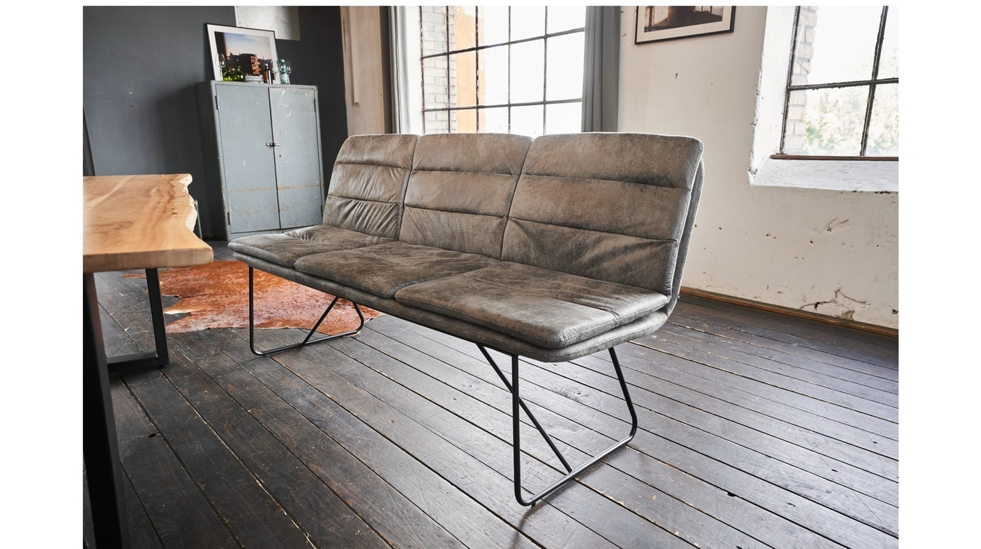 a09dacc7-3632-46f6-ab03-b10981c41da7