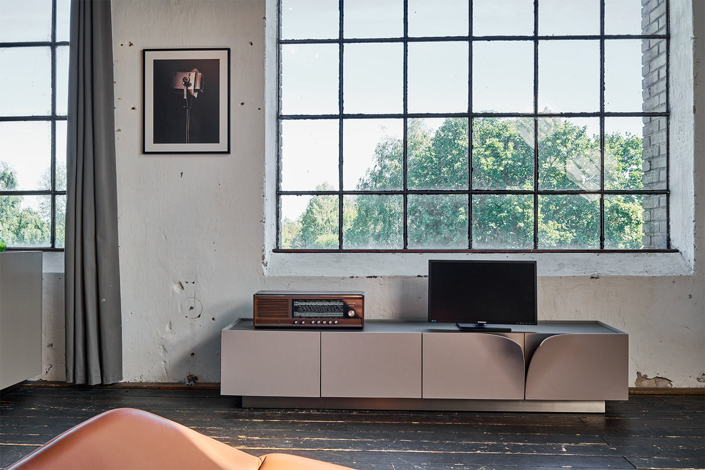 f4041044-353d-46c0-8077-6ae75b0a5828