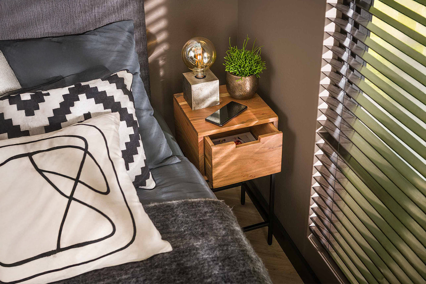 87867561-9c77-464d-8ee8-b1fb1bf012e1