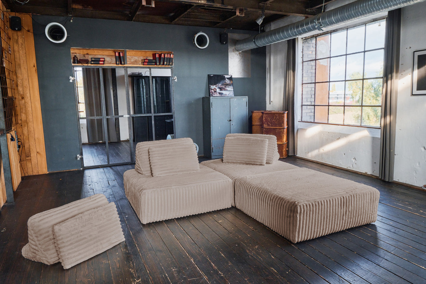 d2b67ebb-f7d2-4e8d-9a40-4855b44e795d