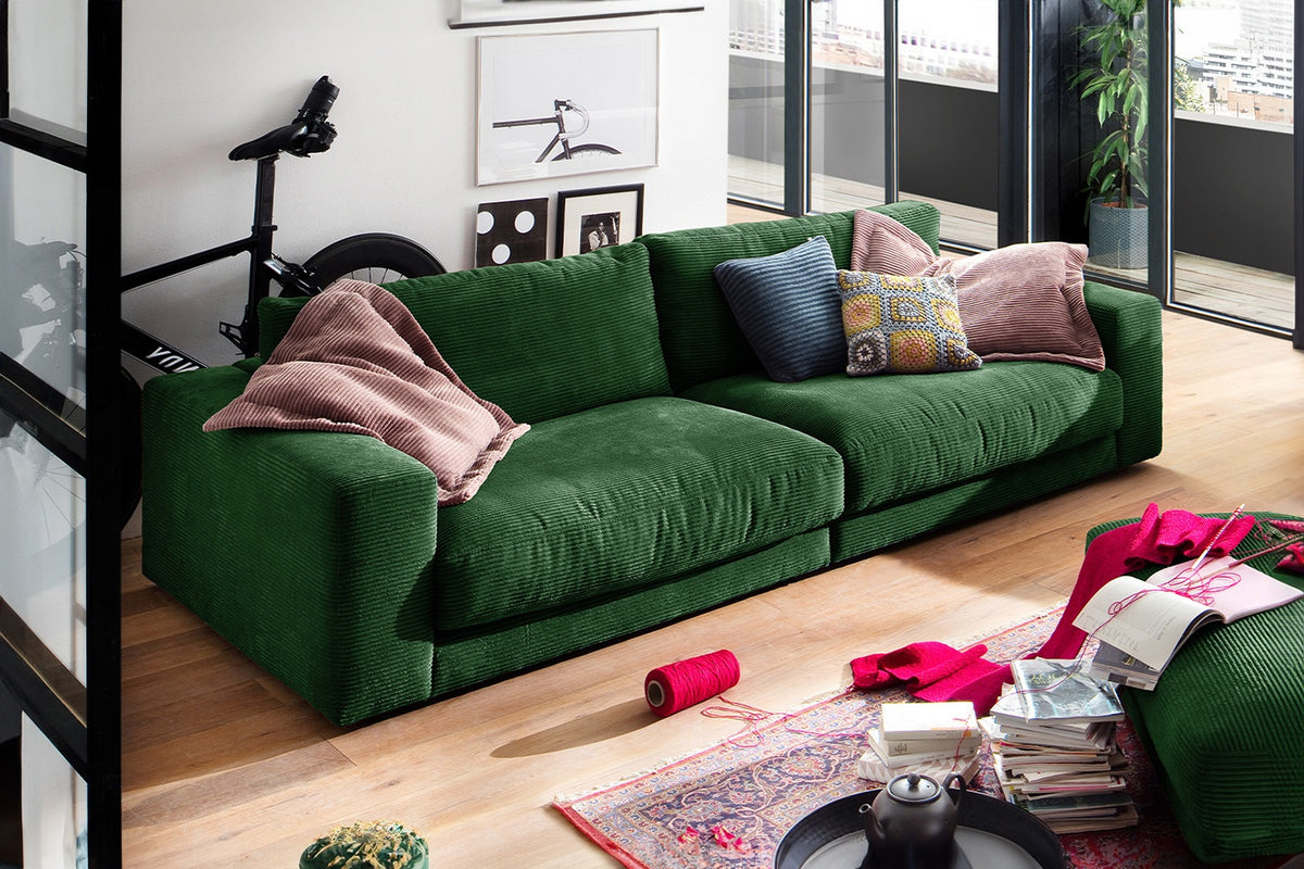 B-Ware KAWOLA Sofa MADELINE 3-Sitzer Cord smaragd