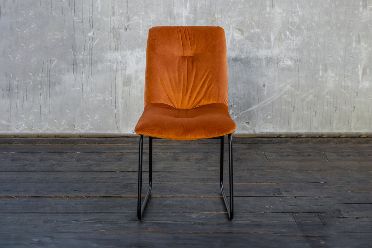 B-Ware KAWOLA Stuhl ZITA Esszimmerstuhl Velvet orange
