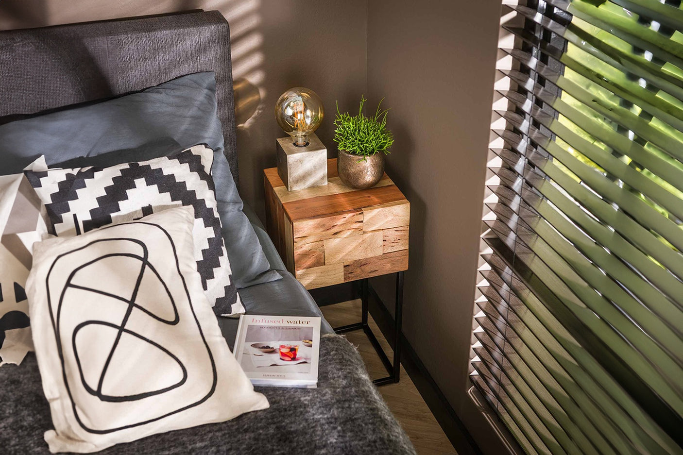 bdaa7932-f227-4493-a8b1-8efc54905db3