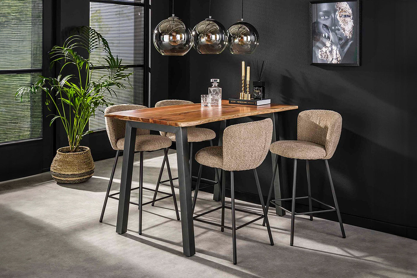 bdedce9e-e324-4b4b-a49b-388ed9400443