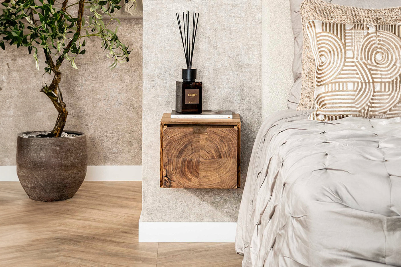 892ec124-b303-442e-a711-bd7a8c24b27b