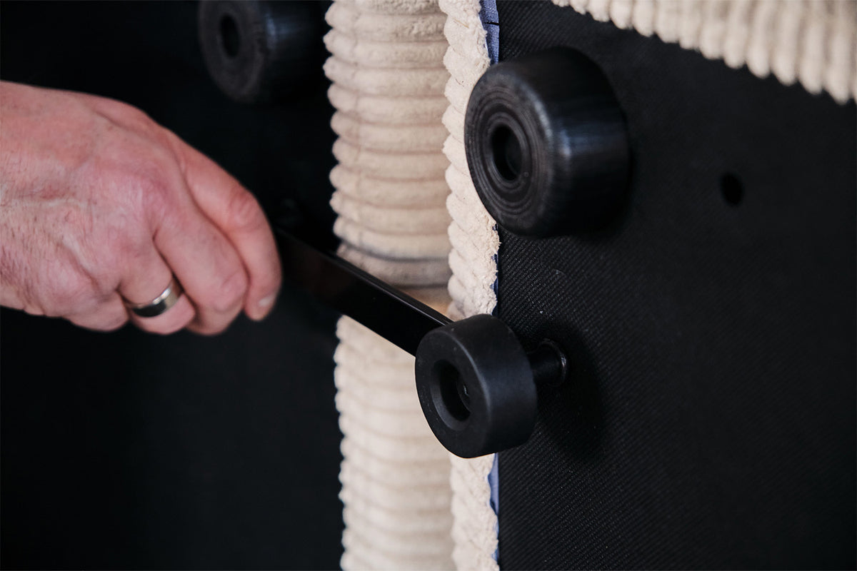 KAWOLA Hocker WIOLO SOFT Polsterhocker mit Rückenkissen Cord cremeweiß