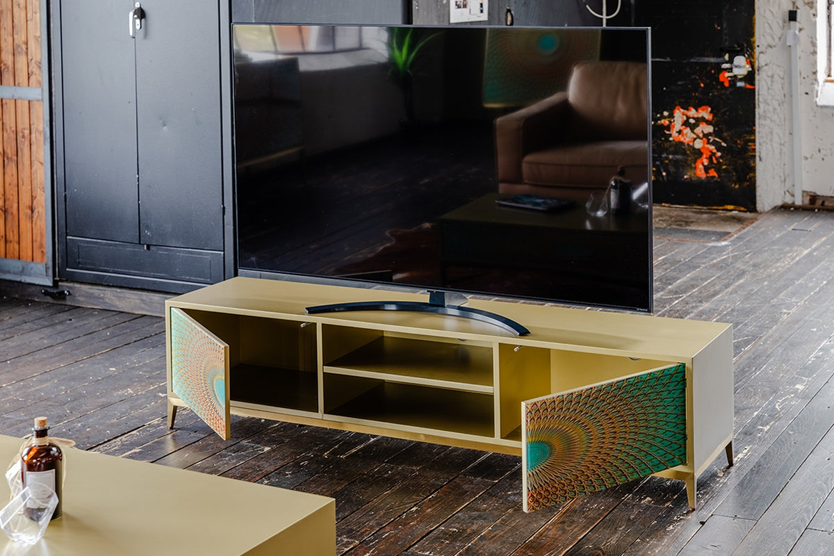 KAWOLA Lowboard LAGO TV-Board 2 Türen 2 Fächer Glas grün Fuß Edelstahl goldfarben