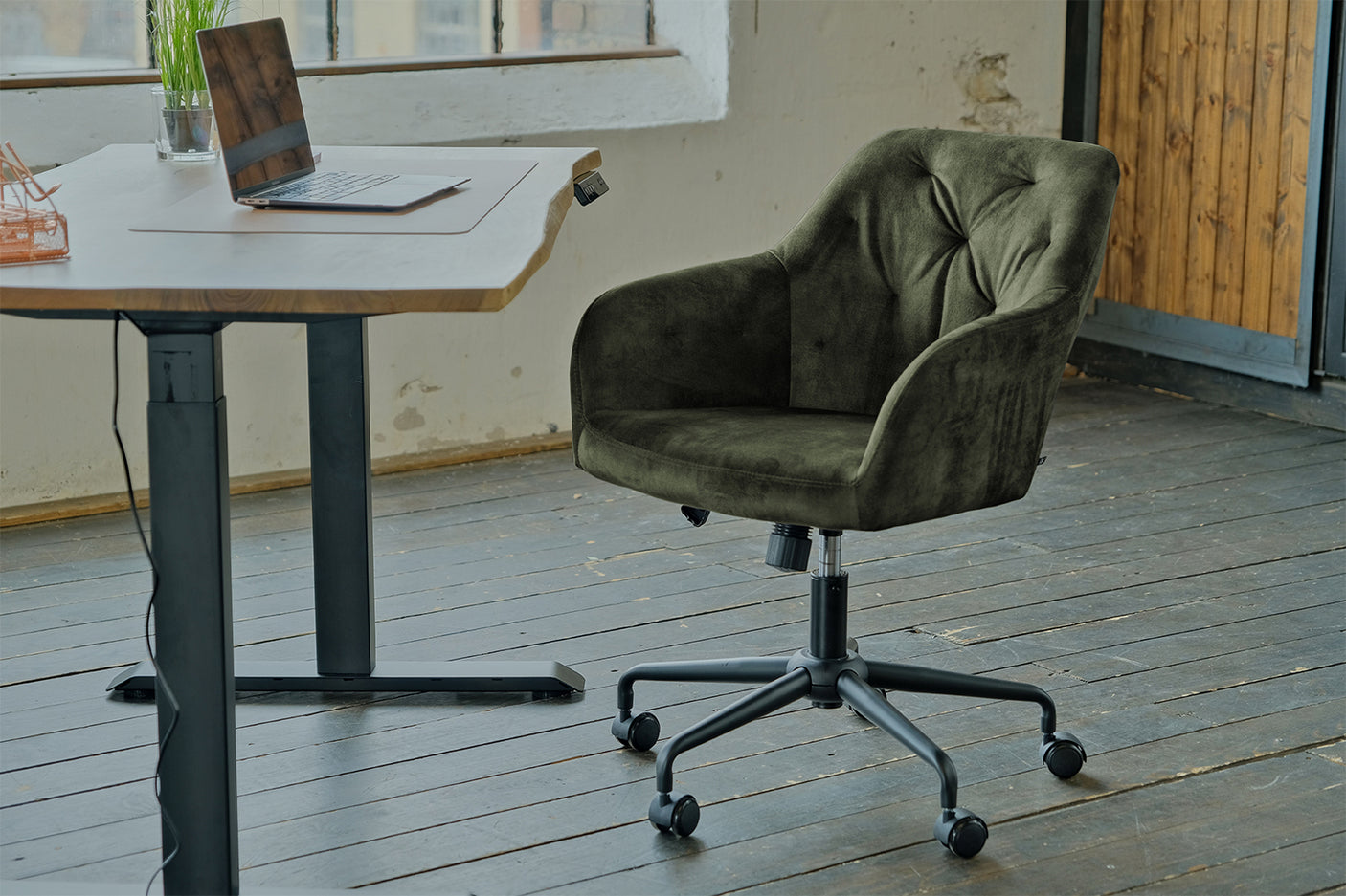 f7dfd33f-5bad-4d42-a8a3-bd16ea5aadec