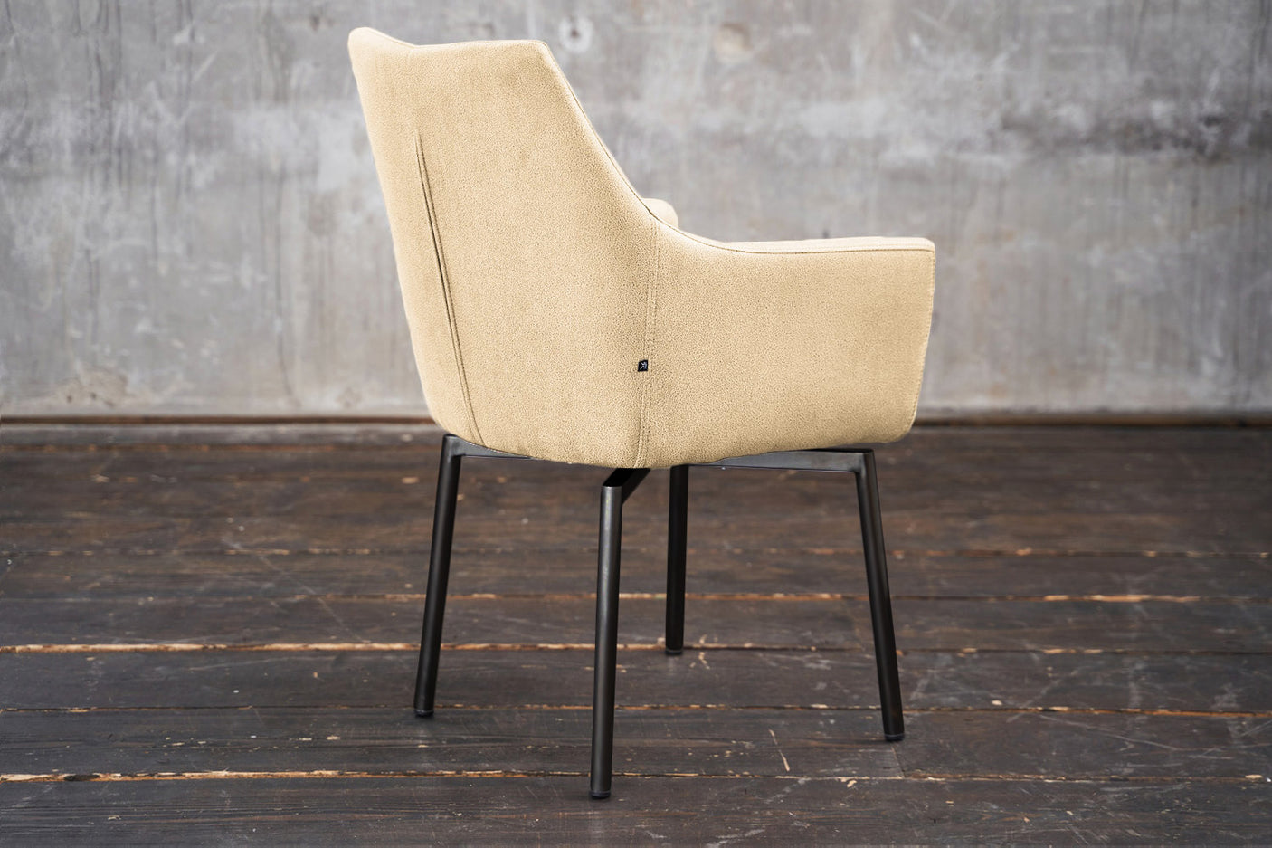 d24e1b98-019b-4751-bf79-7bf4d4008677