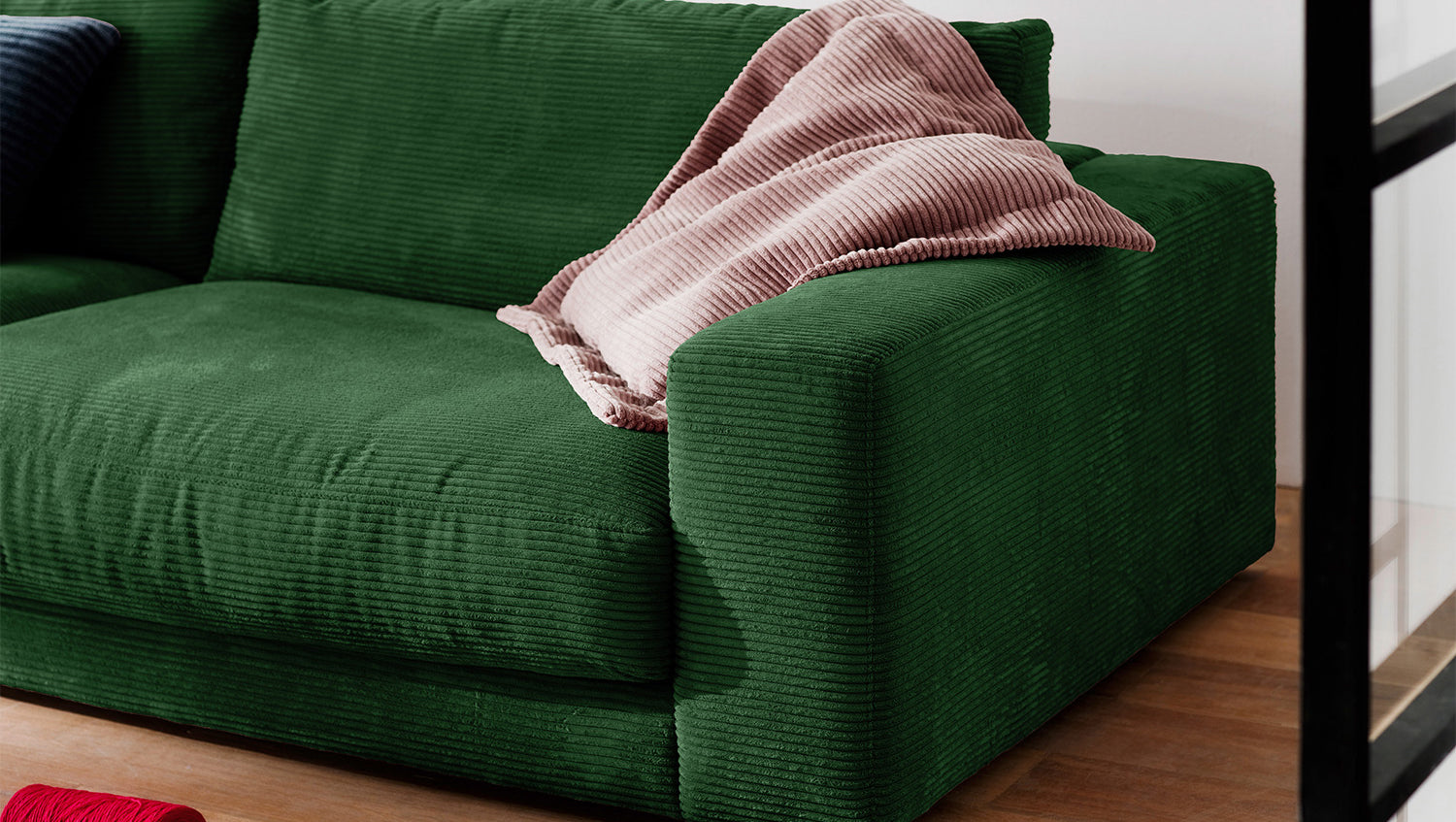B-Ware KAWOLA Sofa MADELINE 3-Sitzer Cord smaragd