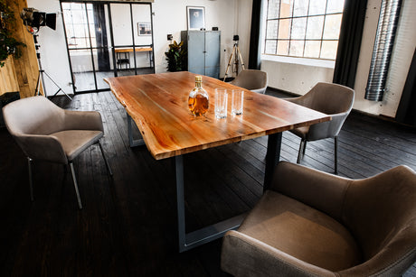 4b8ba06b-04e8-4149-bd8d-ae58760cc9b1