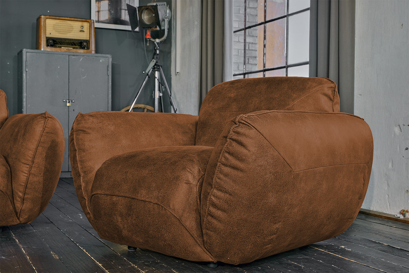 4bc7db79-1476-47bb-a5f8-c9e5f7a77e27