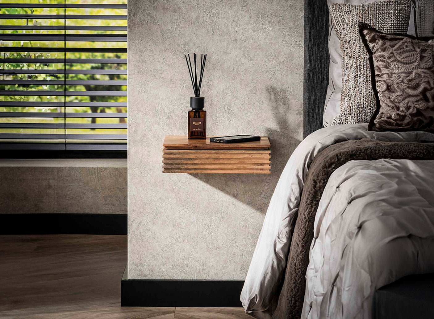 db27c196-ca54-451e-ae34-e1f681f29931