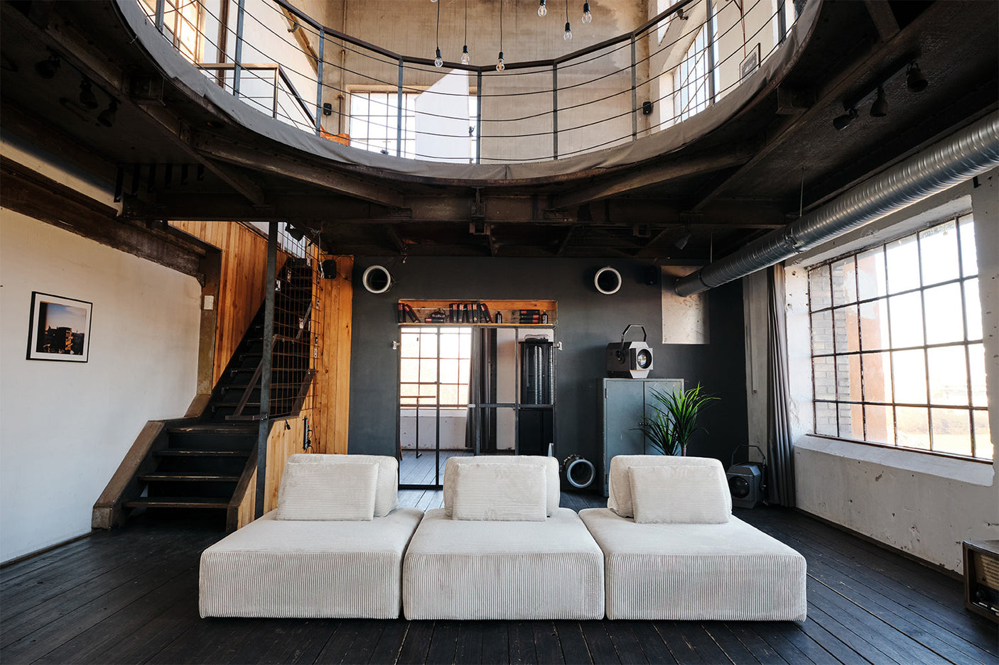 d0f0afe8-f0a4-4883-be75-fc7690a9b005