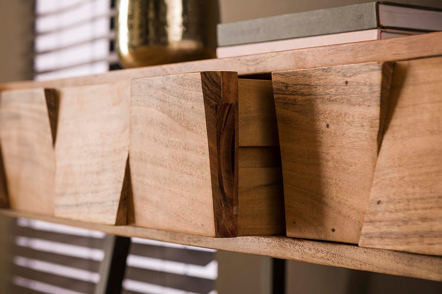 2eba2dc7-7ae9-40b7-8ade-bf26fd79dc4c