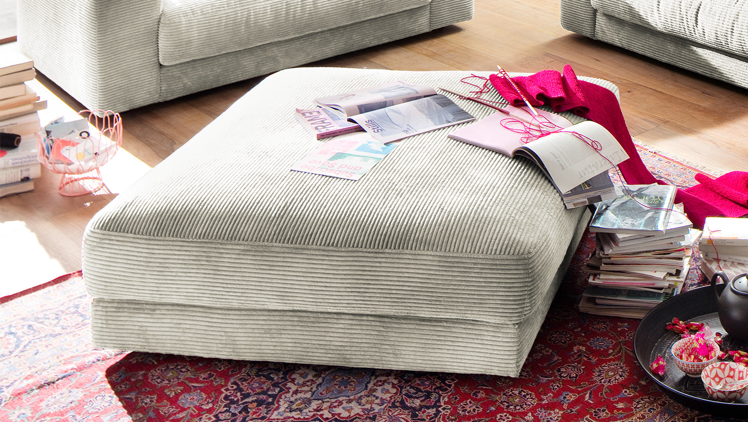 KAWOLA Big Hocker MADELINE Polsterhocker Cord cremeweiß