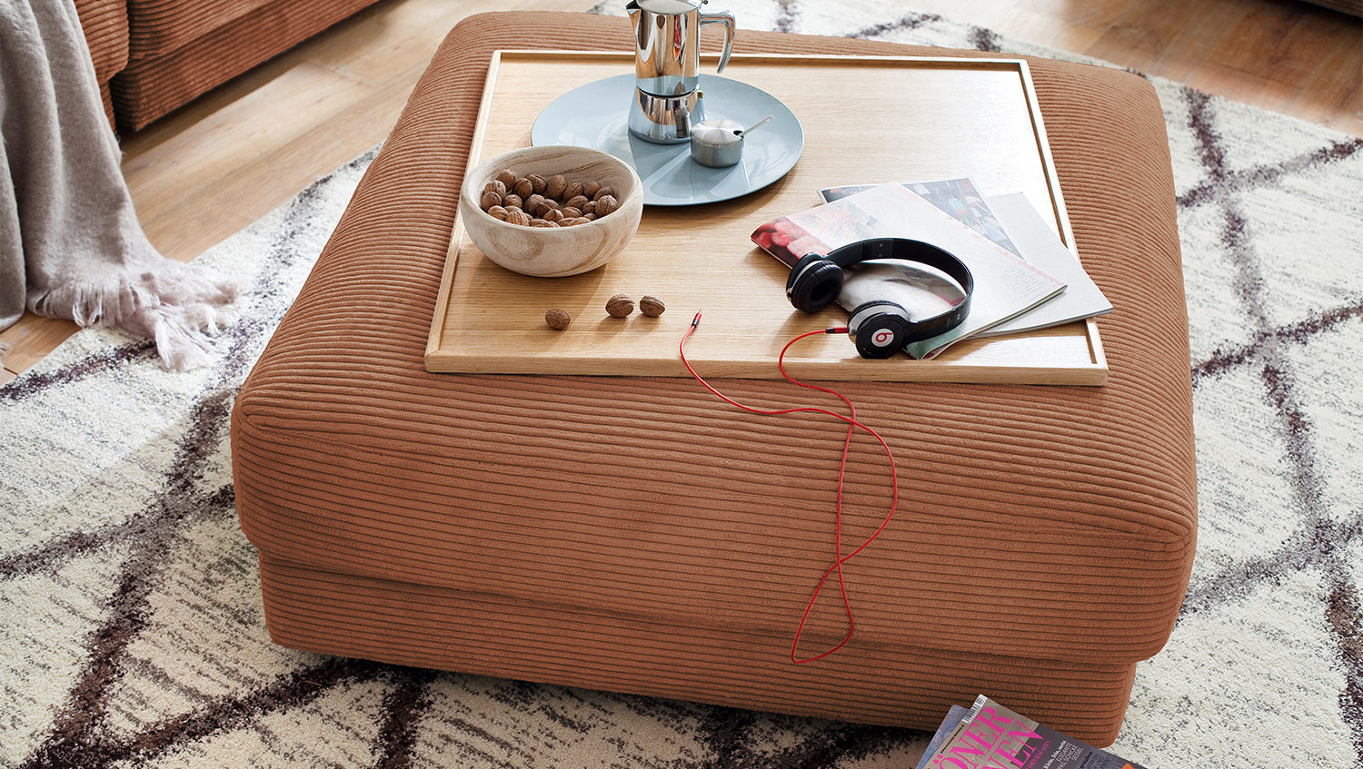 KAWOLA Big Hocker MADELINE Polsterhocker Cord rost