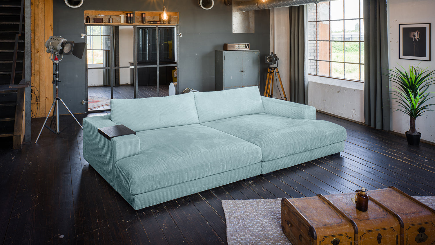 KAWOLA Big Sofa MADELINE Cord hellblau, 290 x 190, mit Holztablett schwarz