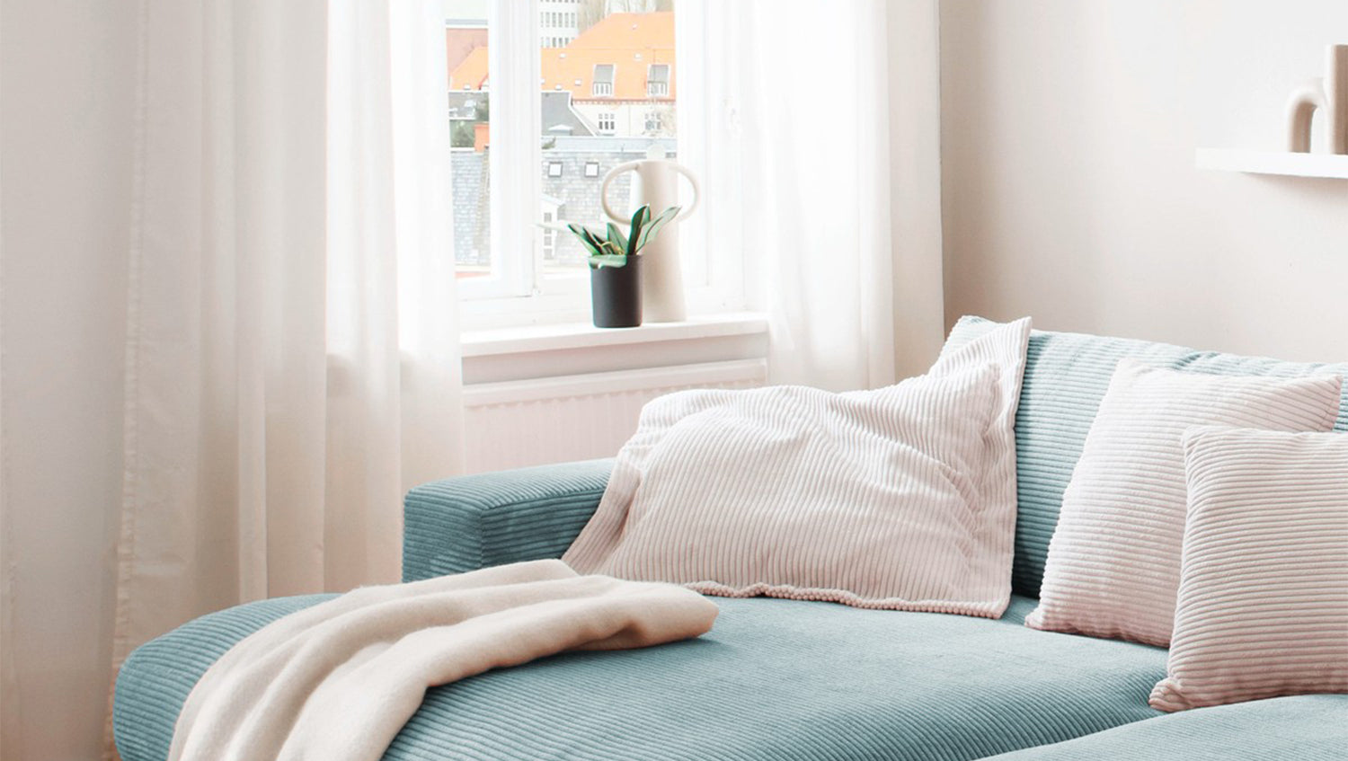 KAWOLA Big Sofa MADELINE Cord hellblau