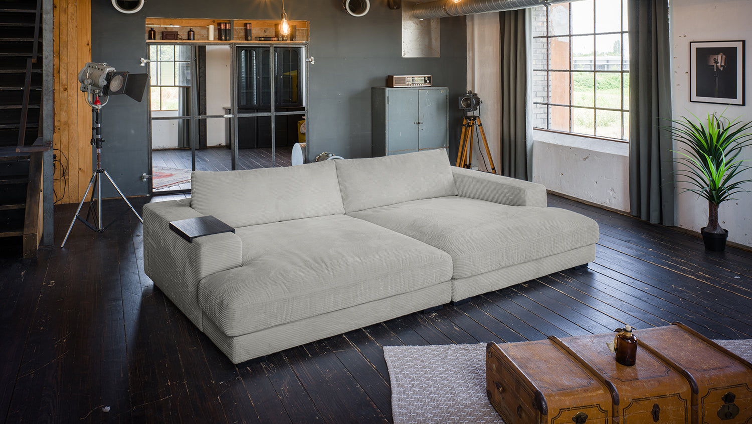 KAWOLA Big Sofa MADELINE Cord hellgrau, 290 x 190, mit Holztablett schwarz