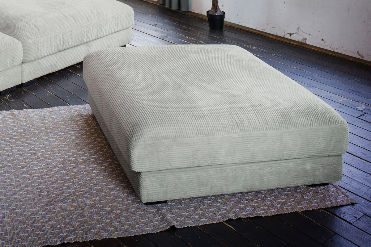 KAWOLA Big Sofa MADELINE Cord hellgrau mit Hocker und 4 Zierkissen