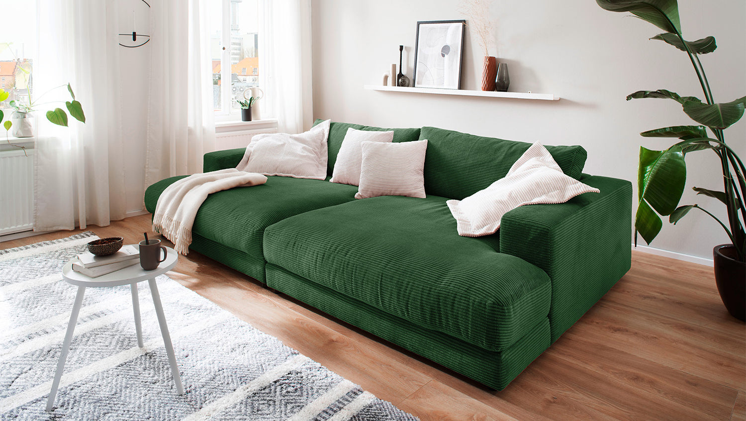 KAWOLA Big Sofa MADELINE Cord smaragd, 290 x 170, ohne Holztablett