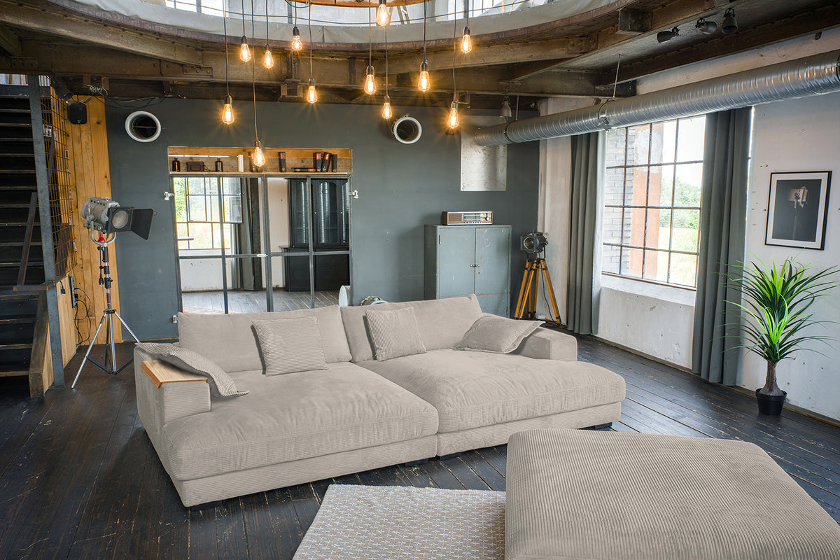 KAWOLA Big Sofa MADELINE Cord taupe mit Hocker und 4 Zierkissen, mit Holztablett natur