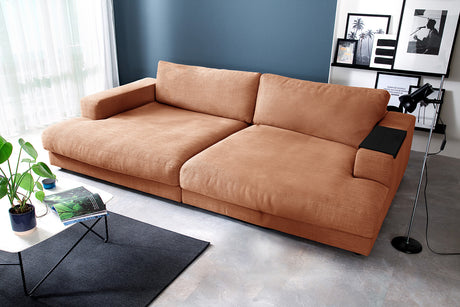 KAWOLA Big Sofa MADELINE Stoff cognac, 290 x 190, mit Holztablett schwarz