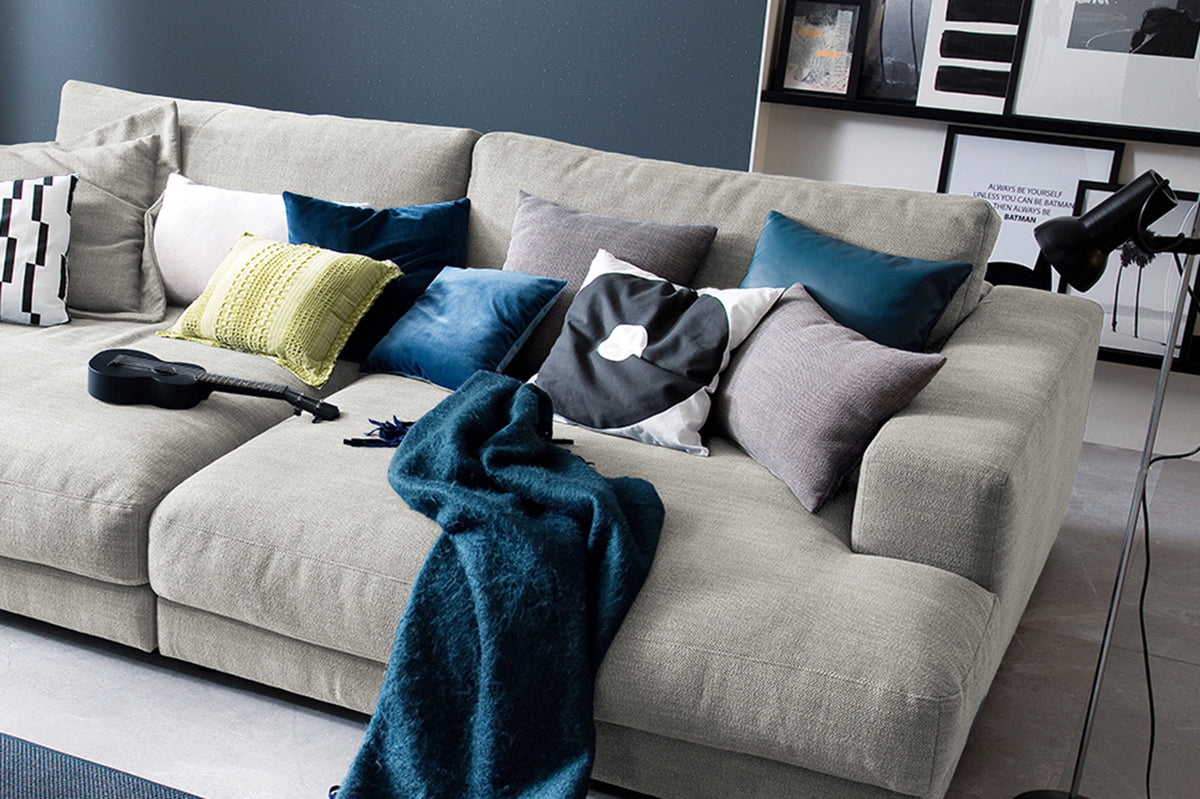 KAWOLA Big Sofa MADELINE Stoff silber