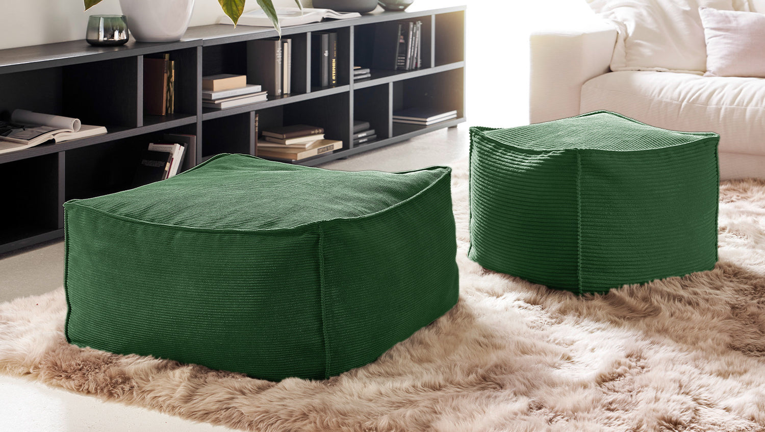 KAWOLA Hocker ALEA Cord smaragd