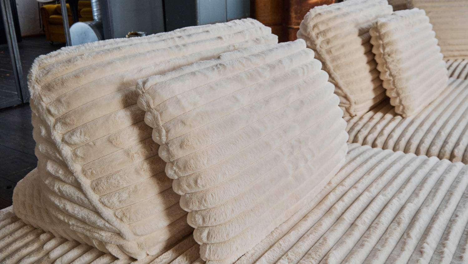 KAWOLA Modulsofa WIOLO SOFT 2 Module 2 Rückenkissen Weicher Breitcord cremeweiß