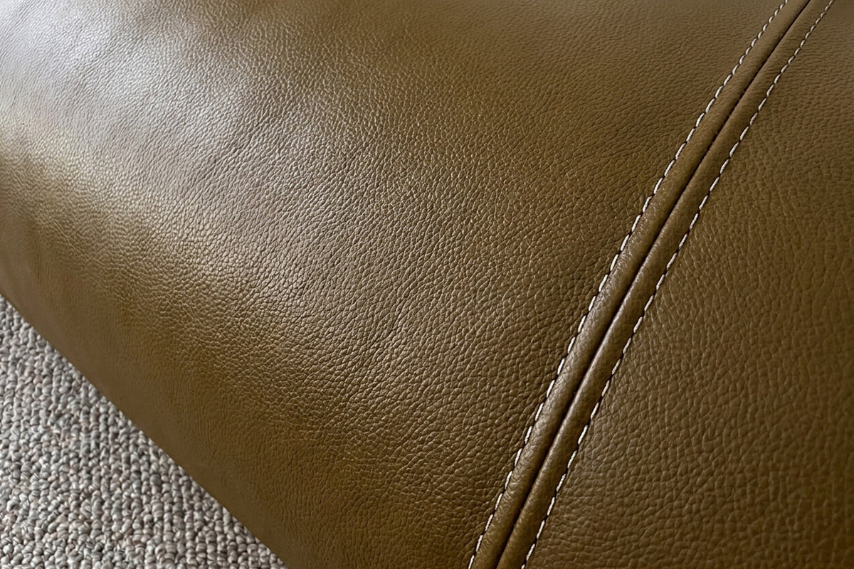 KAWOLA Polsterhocker CELESTE Hockerbank Leder camel
