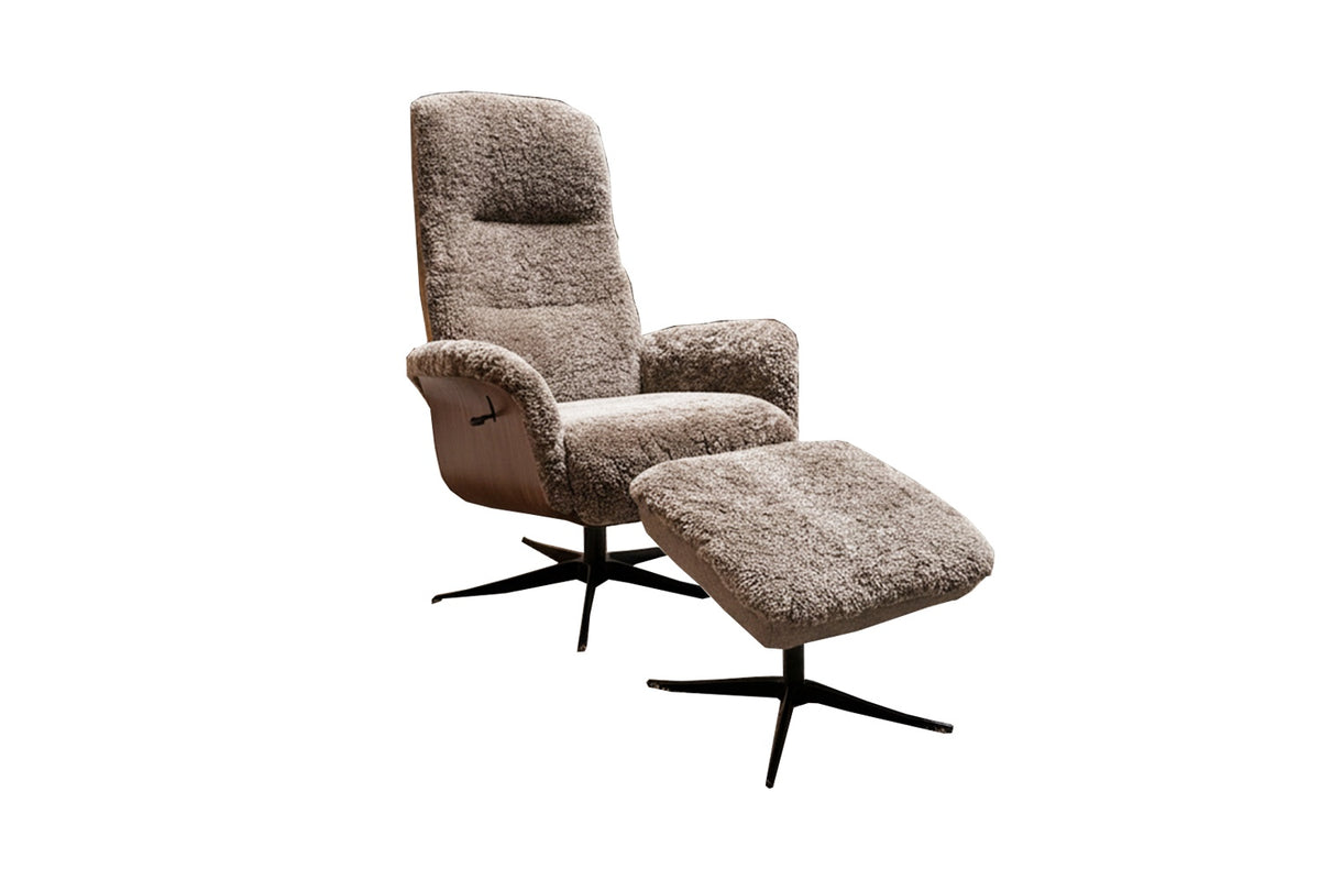 KAWOLA Relaxsessel SILVA Drehsessel Schaffell beige mit Hocker