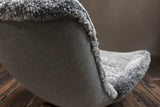 KAWOLA Relaxsessel SILVA Drehsessel Schaffell hellgrau mit Hocker