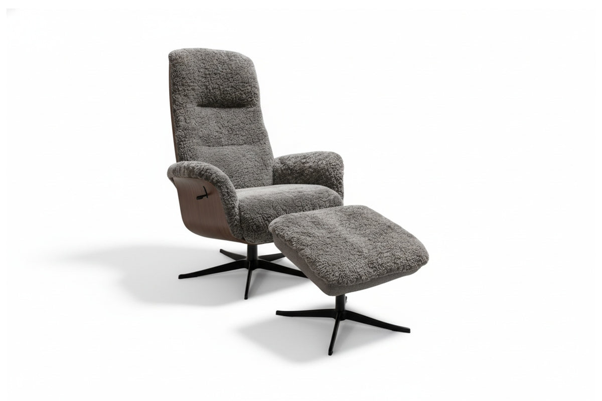 KAWOLA Relaxsessel SILVA Drehsessel Schaffell hellgrau mit Hocker