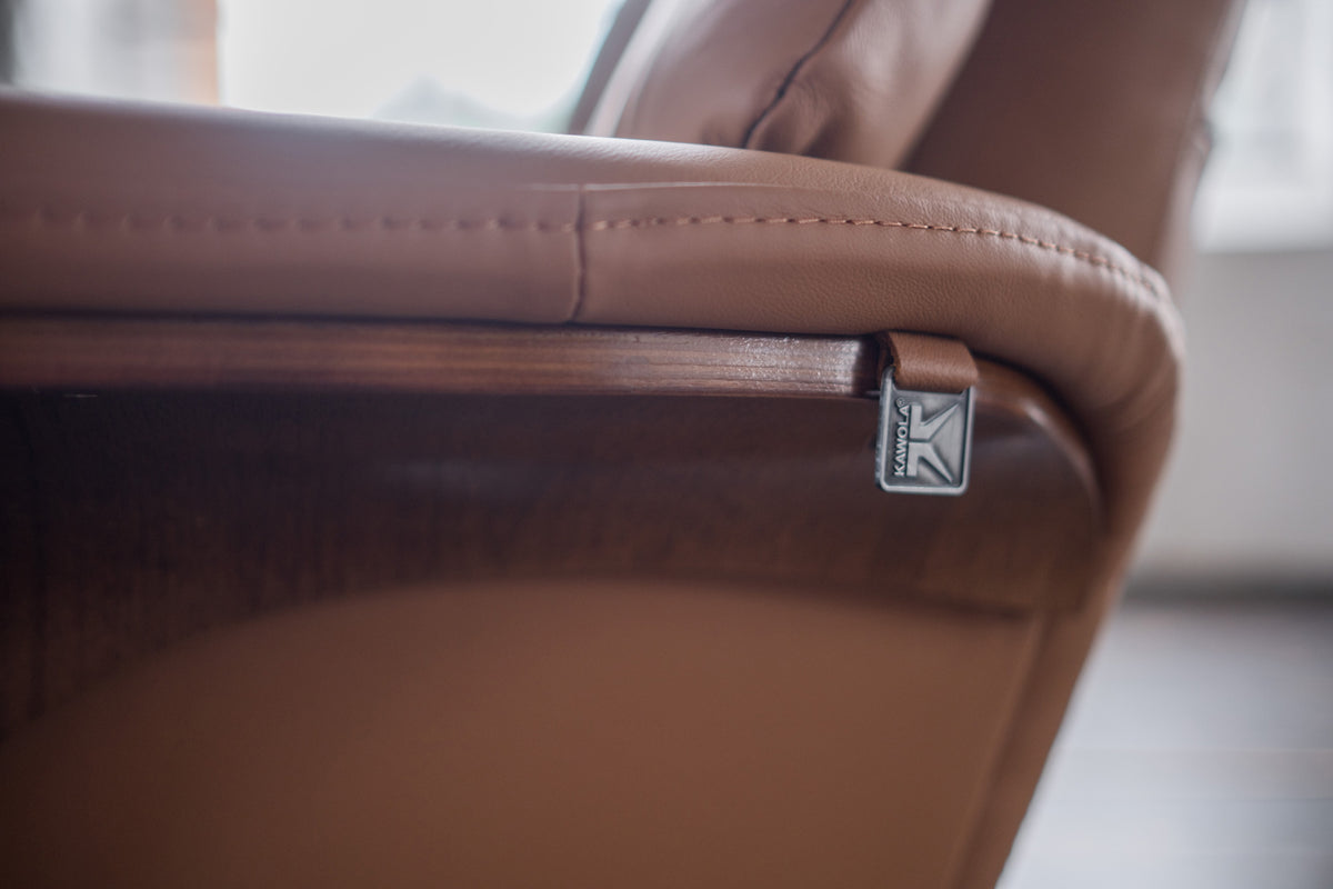 KAWOLA Sessel TOSAR Relaxsessel drehbar Leder braun mit Hocker