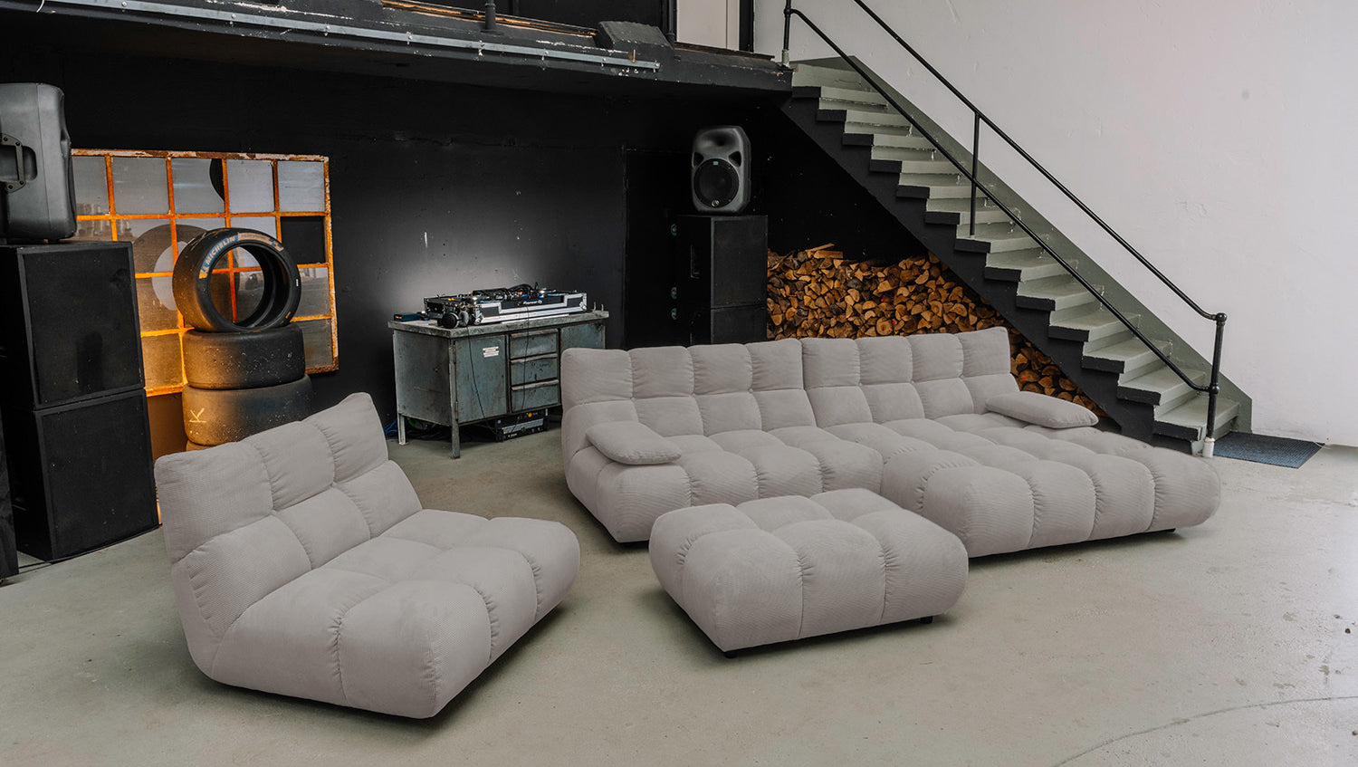 KAWOLA Sitzgruppe VIVIEN Ecksofa Drehsessel Hockerbank Feincord grau, Rechts
