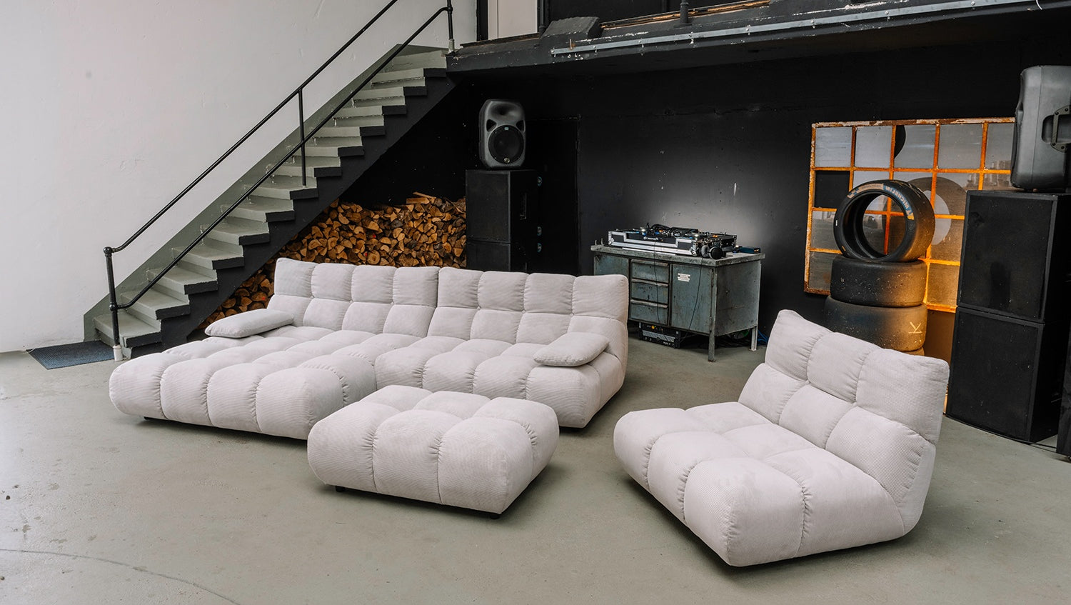 KAWOLA Sitzgruppe VIVIEN Ecksofa Drehsessel Hockerbank Feincord silber, Links