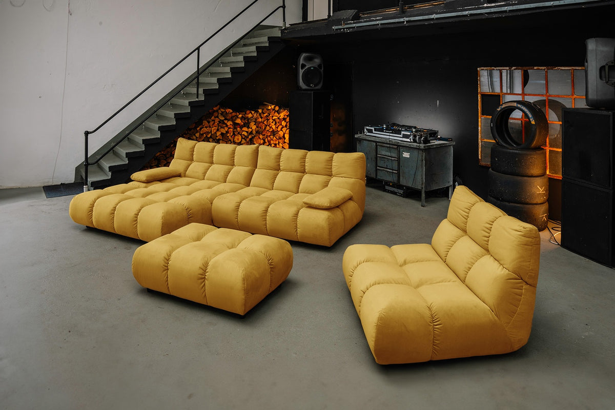 KAWOLA Sitzgruppe VIVIEN Ecksofa Drehsessel Hockerbank Velvet curry