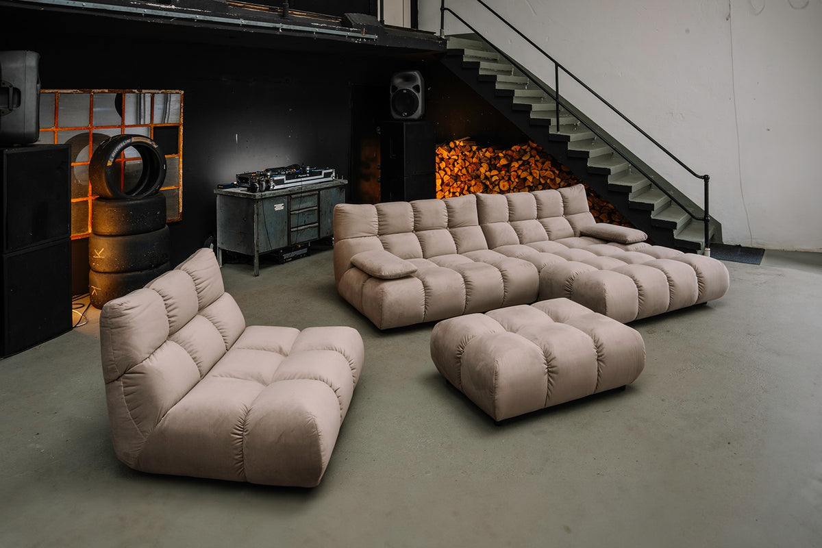 KAWOLA Sitzgruppe VIVIEN Ecksofa Drehsessel Hockerbank Velvet sand, Rechts