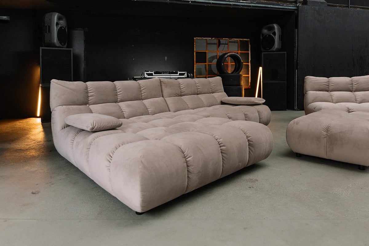 KAWOLA Sitzgruppe VIVIEN Ecksofa Drehsessel Hockerbank Velvet sand
