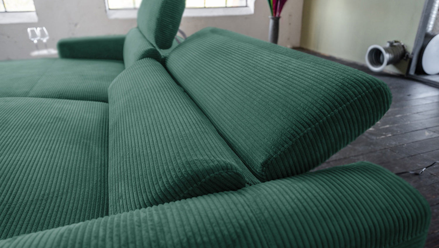 KAWOLA Sofa LAISKA Ecksofa Cord smaragd