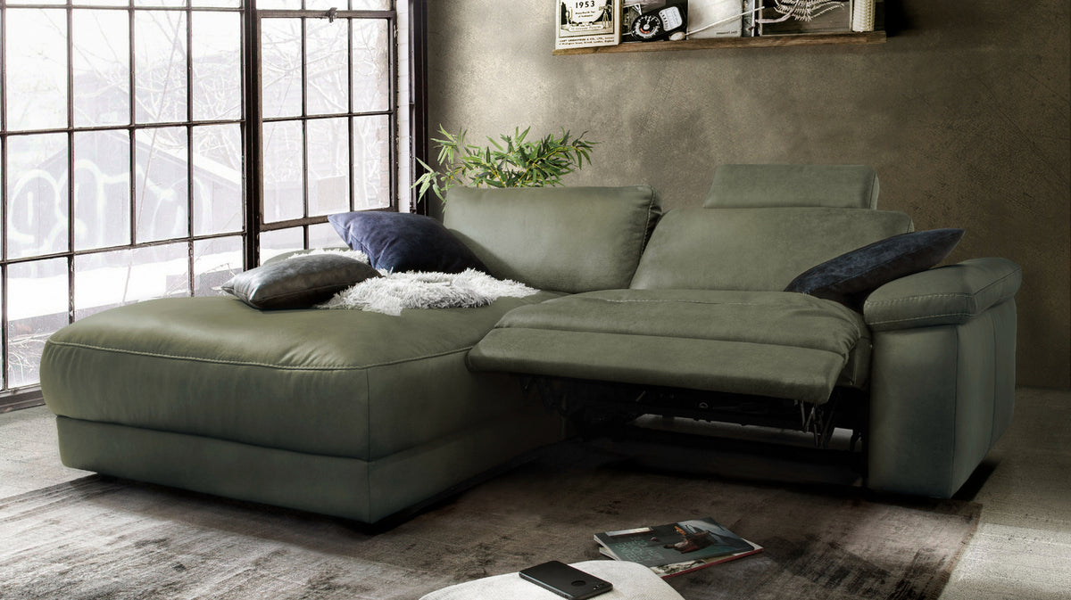 KAWOLA Sofa LOLA Ecksofa Leder moosgrün mit motorischer Relaxfunktion