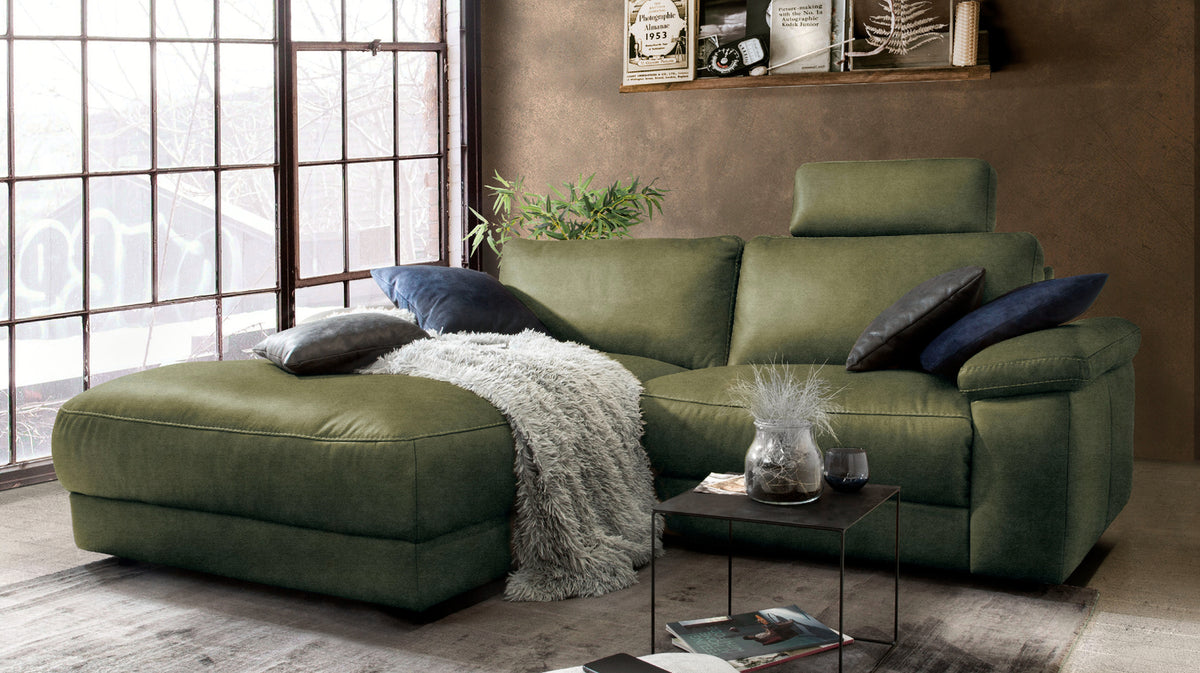 KAWOLA Sofa LOLA Ecksofa Stoff moosgrün mit motorischer Relaxfunktion, 233 x 178, Links