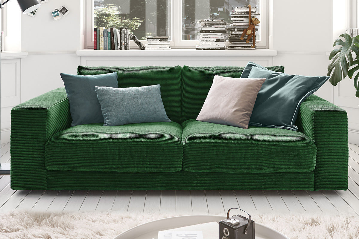 KAWOLA Sofa MADELINE 2-Sitzer Cord smaragd
