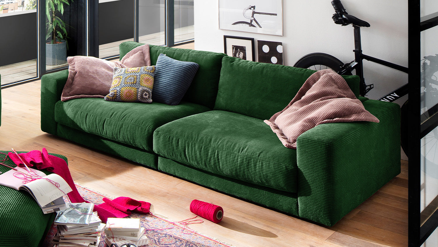 KAWOLA Sofa MADELINE 3-Sitzer Cord smaragd