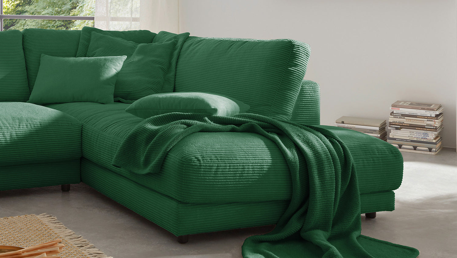 KAWOLA Sofa MADELINE Ecksofa mit Recamiere Cord smaragd