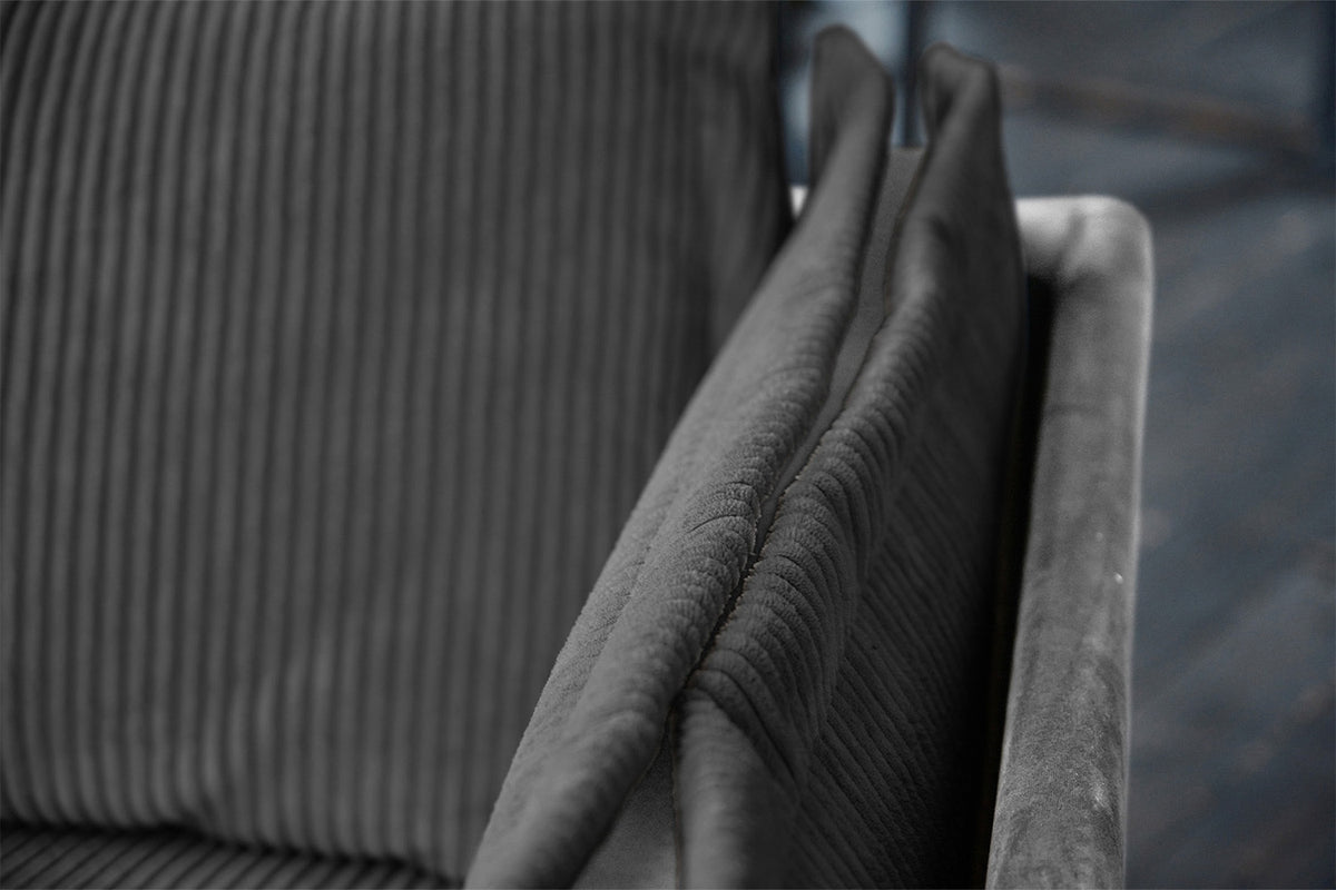 KAWOLA Sofa QUENYA Ecksofa Cord dunkelgrau / Velvet silber