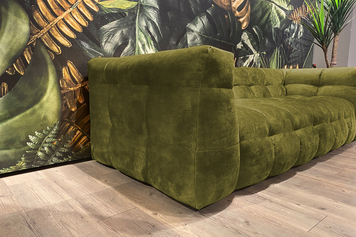 KAWOLA Sofa ROSARIO Velvet moosgrün